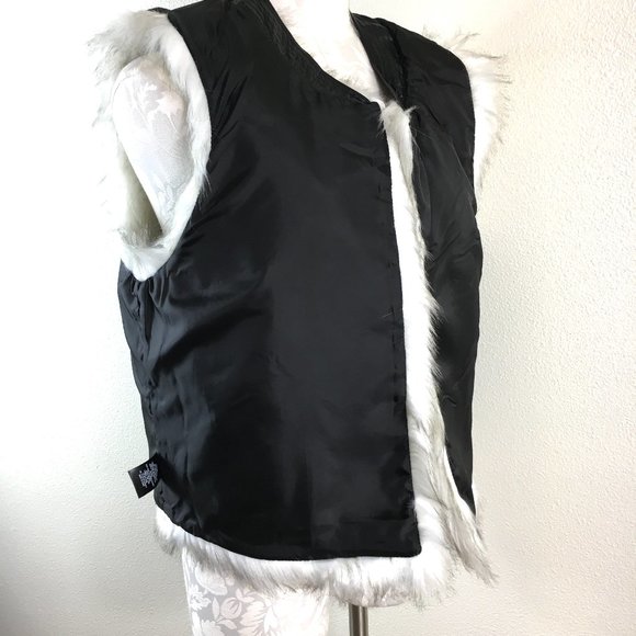 MOSSIMO Faux Fur white grey Plush Vest NWOT - Picture 9 of 13
